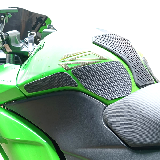Traction Pads – Kawasaki Ninja 250R  ₹1,199.00 – ₹1,649.00 INCL OF ALL TAXES