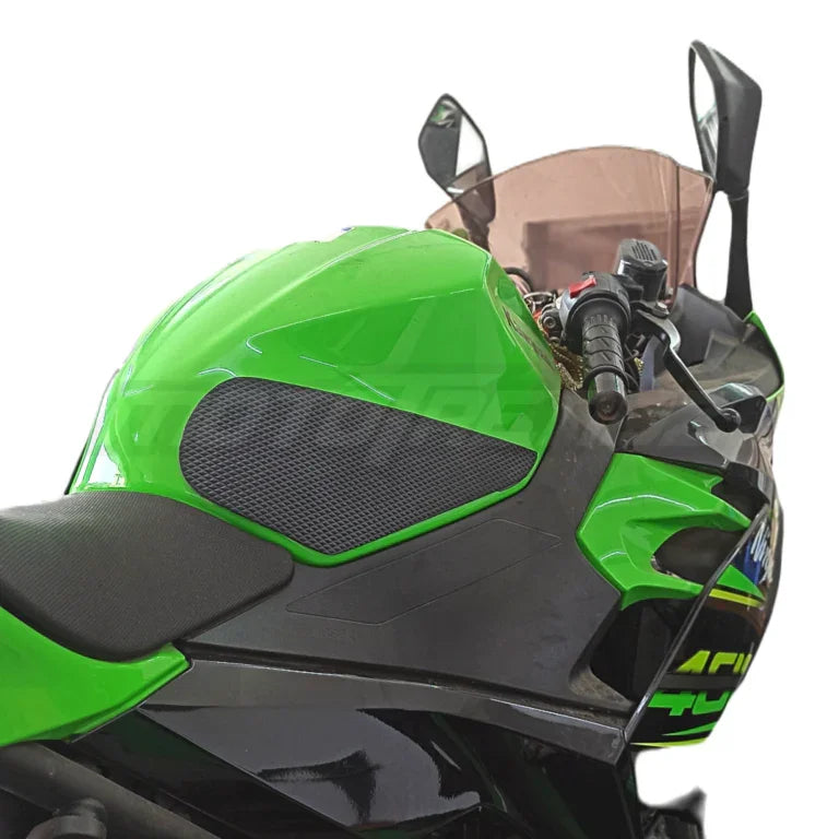 Traction Pads – Kawasaki Ninja 400 ₹1,349.00 – ₹1,649.00