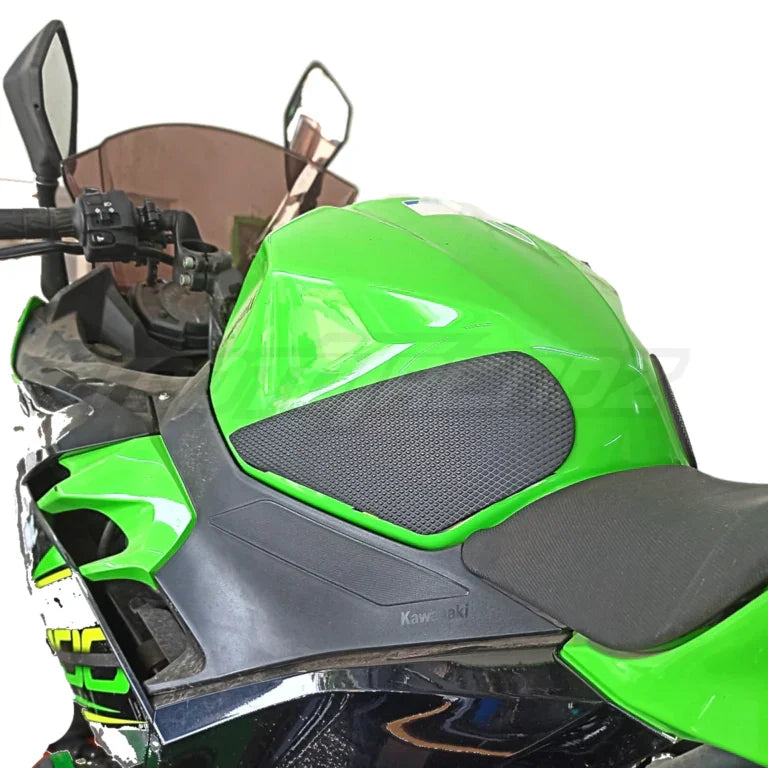 Traction Pads – Kawasaki Ninja 400 ₹1,349.00 – ₹1,649.00